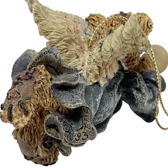 Vintage Boyd’s Bear Angel Flying Ornament Blue Dress Christmas Ceramic - Picture 5 of 5